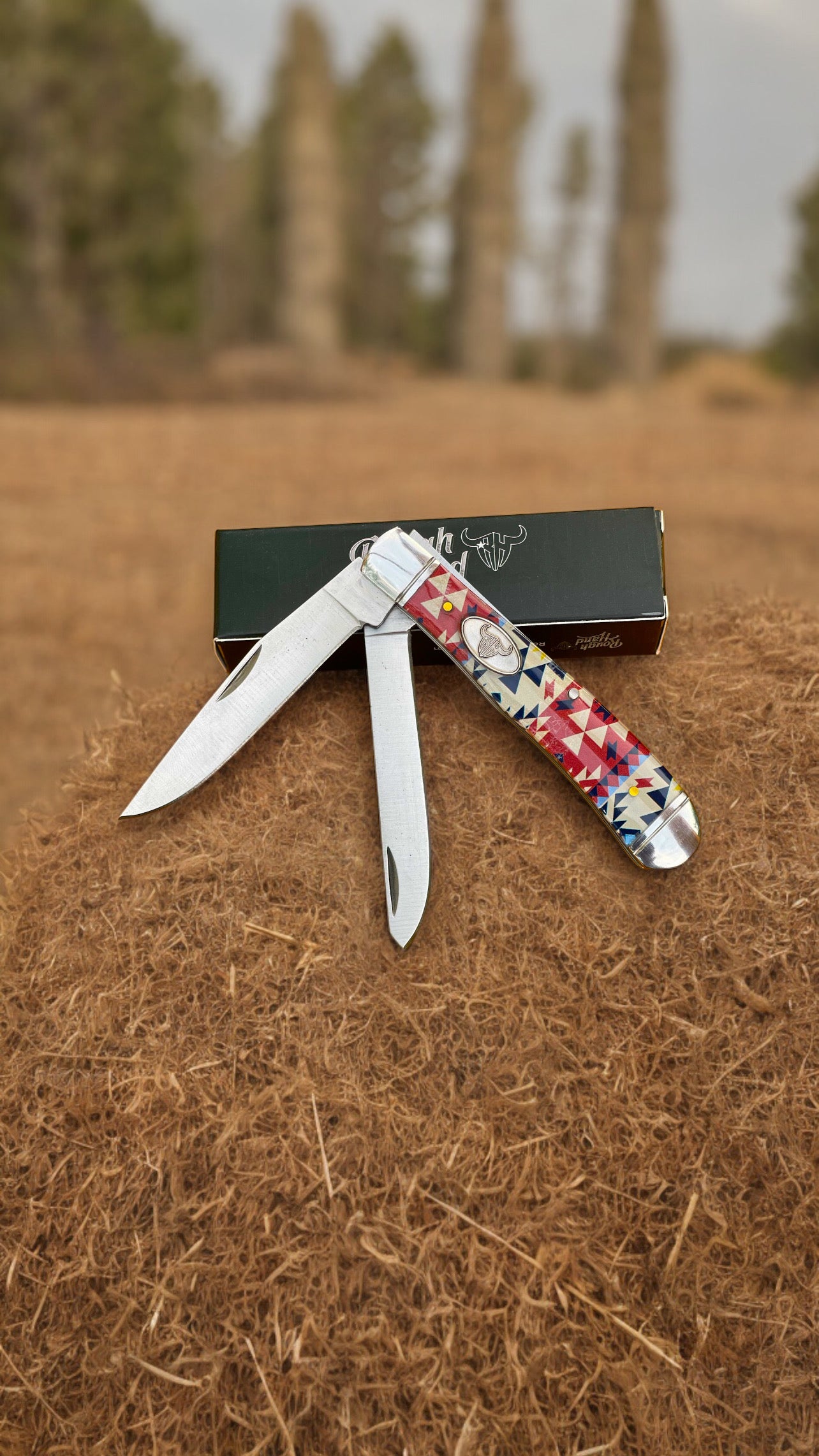 Aztec pattern Trapper Knive Brown